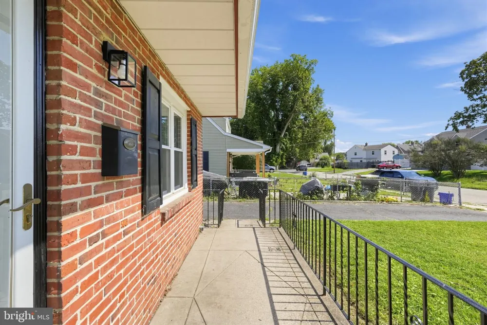 2739 SPRINGHILL ROAD Secane, PA 19018