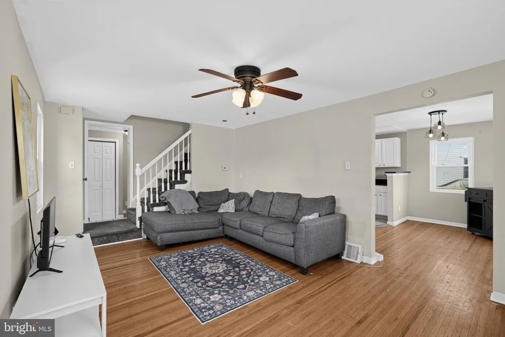 2739 SPRINGHILL ROAD Secane, PA 19018