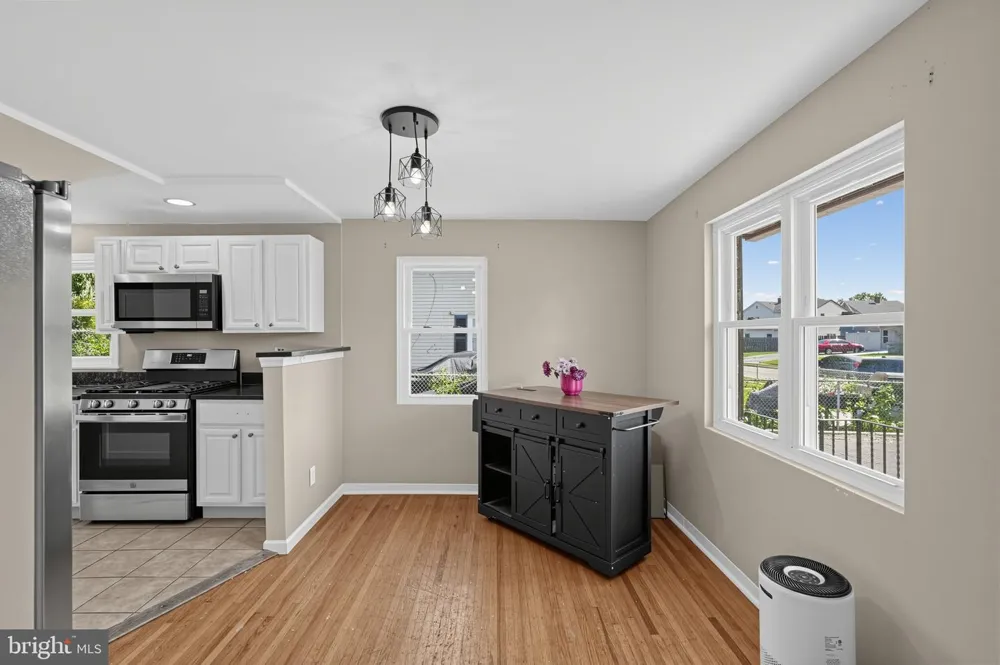 2739 SPRINGHILL ROAD Secane, PA 19018
