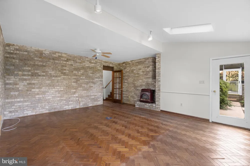 6911 SUMMERSWOOD DRIVE Frederick, MD 21702