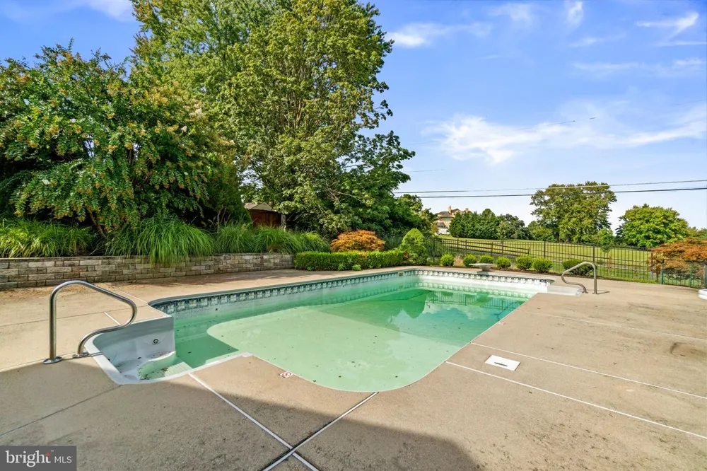 6911 SUMMERSWOOD DRIVE Frederick, MD 21702