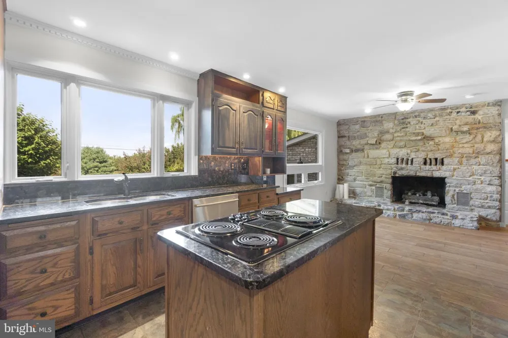 6911 SUMMERSWOOD DRIVE Frederick, MD 21702