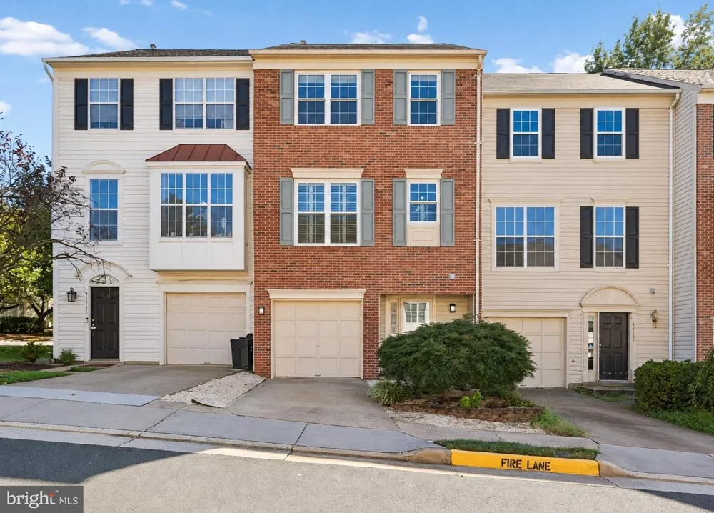 45553 READING TERRACE Sterling, VA 20166