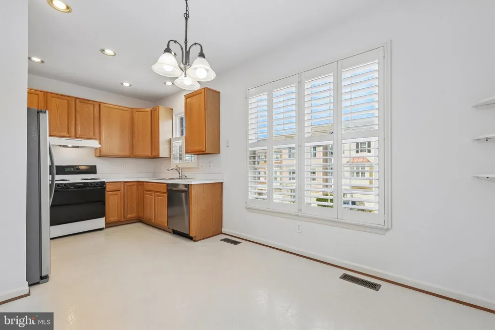 45553 READING TERRACE Sterling, VA 20166