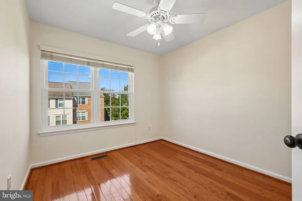 45553 READING TERRACE Sterling, VA 20166