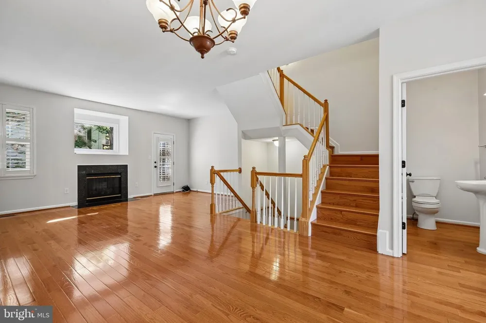 45553 READING TERRACE Sterling, VA 20166