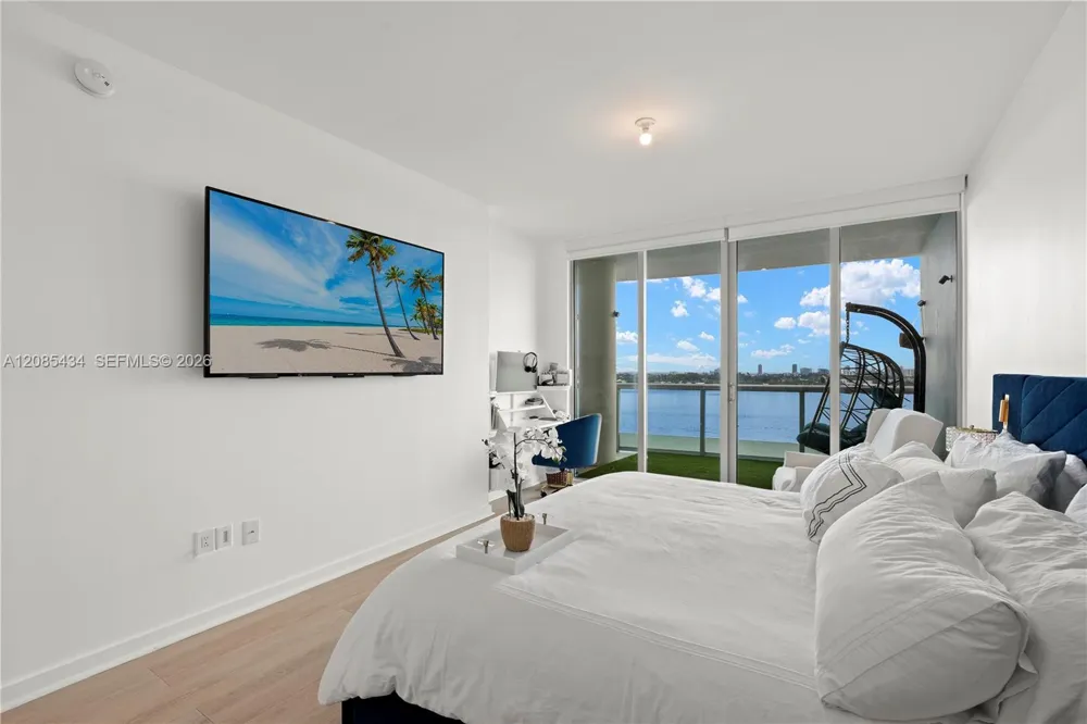 7935 East Dr #1401 North Bay Village, FL 33141