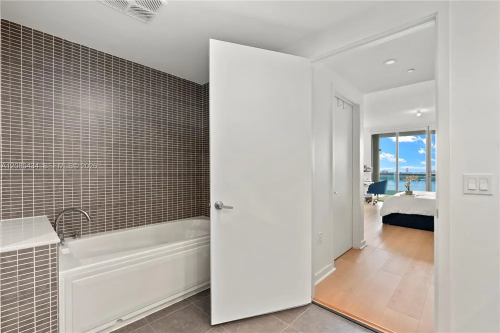 7935 East Dr #1401 North Bay Village, FL 33141