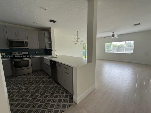 9530 E Plum Harbor Way Tamarac, FL 33321