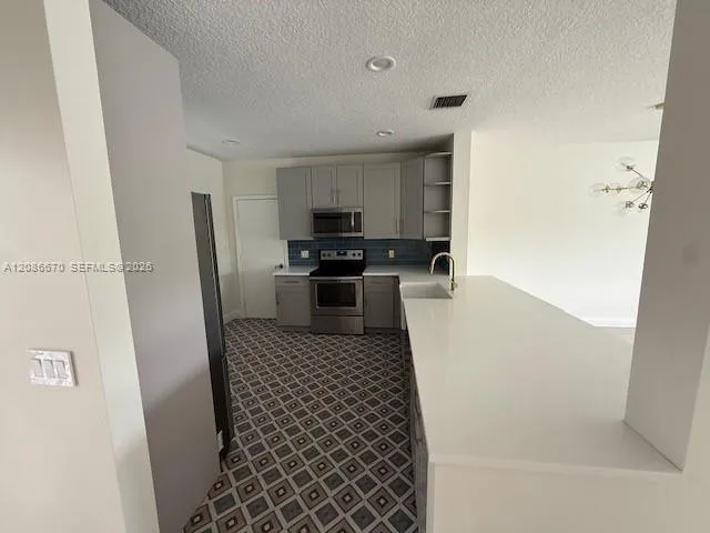 9530 E Plum Harbor Way Tamarac, FL 33321