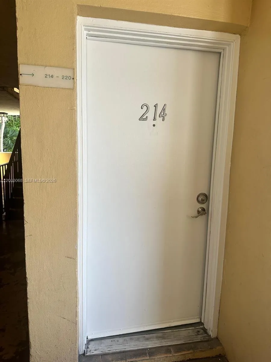 8810 Fontainebleau Blvd #214 Miami, FL 33172