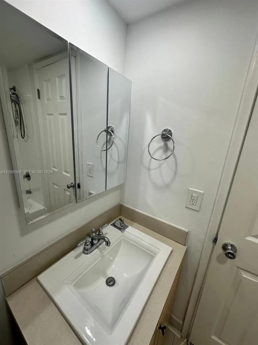 8810 Fontainebleau Blvd #214 Miami, FL 33172