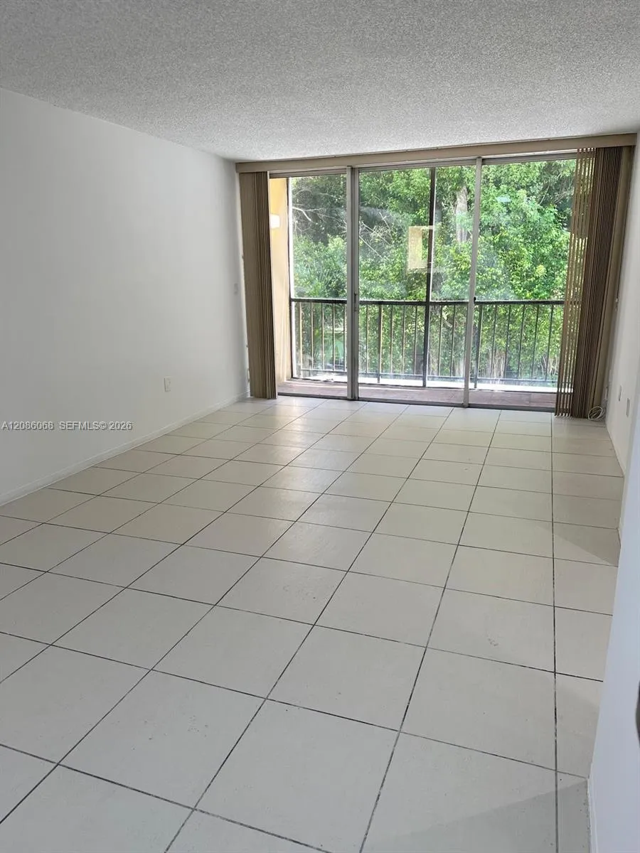 8810 Fontainebleau Blvd #214 Miami, FL 33172