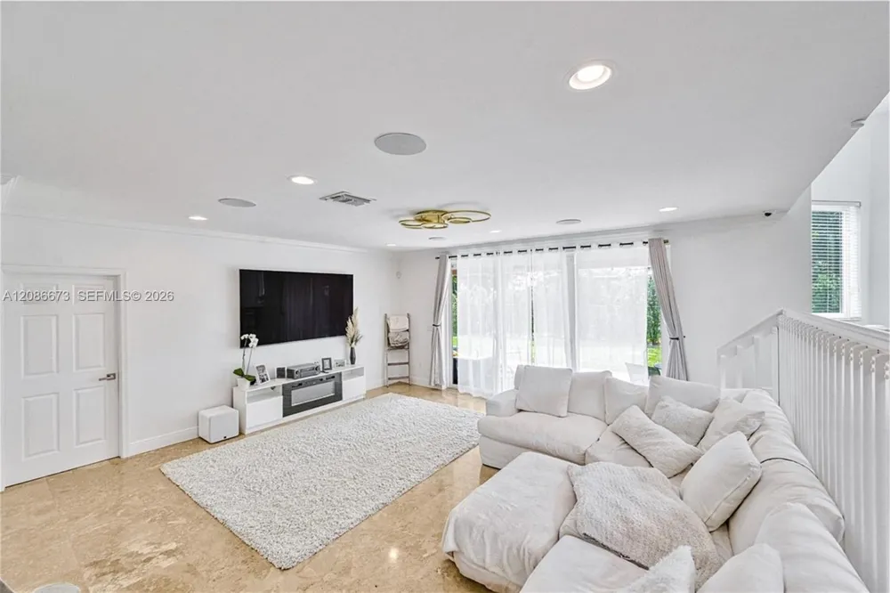 1500 SW 171st Ter Pembroke Pines, FL 33027