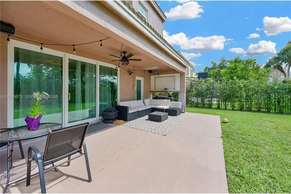 1500 SW 171st Ter Pembroke Pines, FL 33027