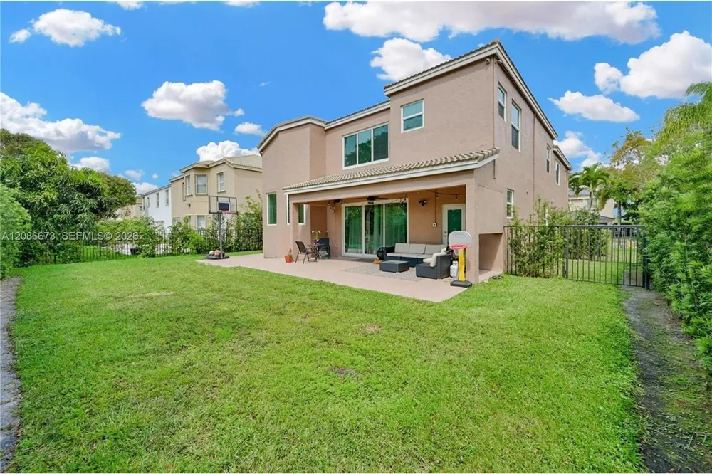 1500 SW 171st Ter Pembroke Pines, FL 33027