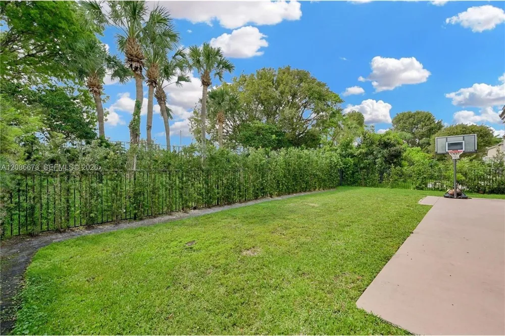 1500 SW 171st Ter Pembroke Pines, FL 33027