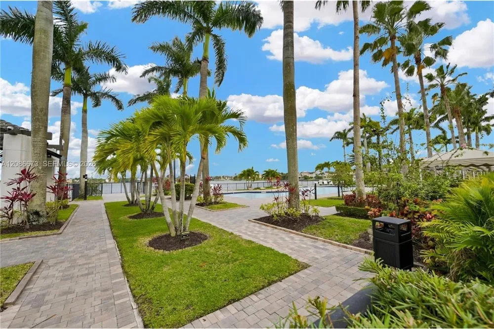 1500 SW 171st Ter Pembroke Pines, FL 33027