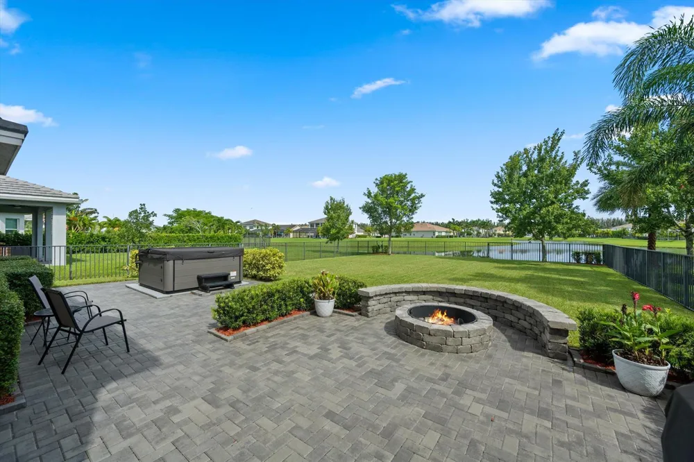 15055 Goldfinch Circle Westlake, FL 33470