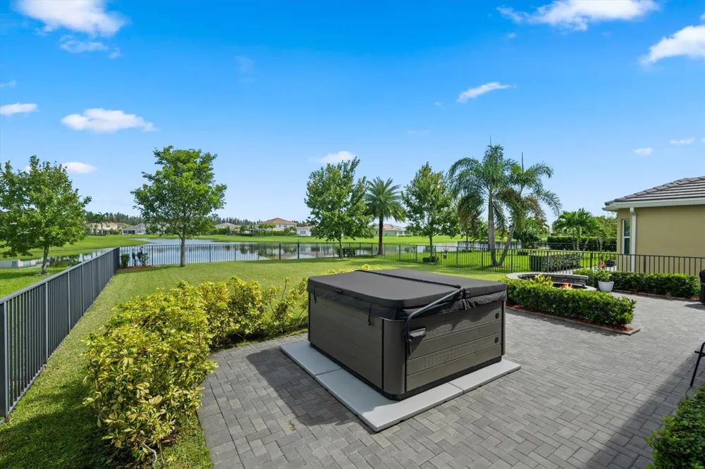 15055 Goldfinch Circle Westlake, FL 33470