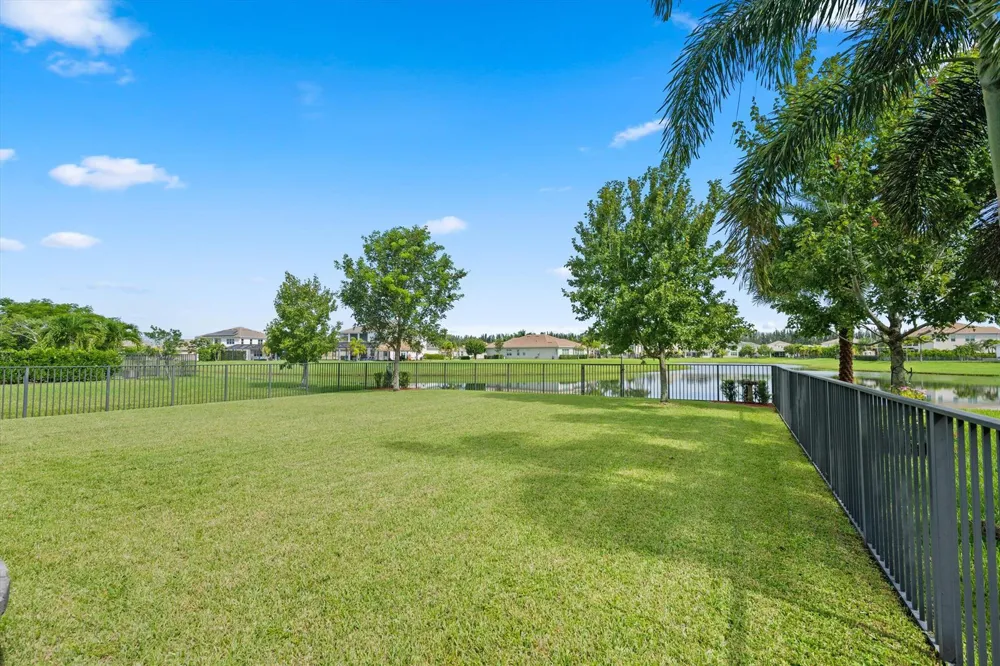 15055 Goldfinch Circle Westlake, FL 33470
