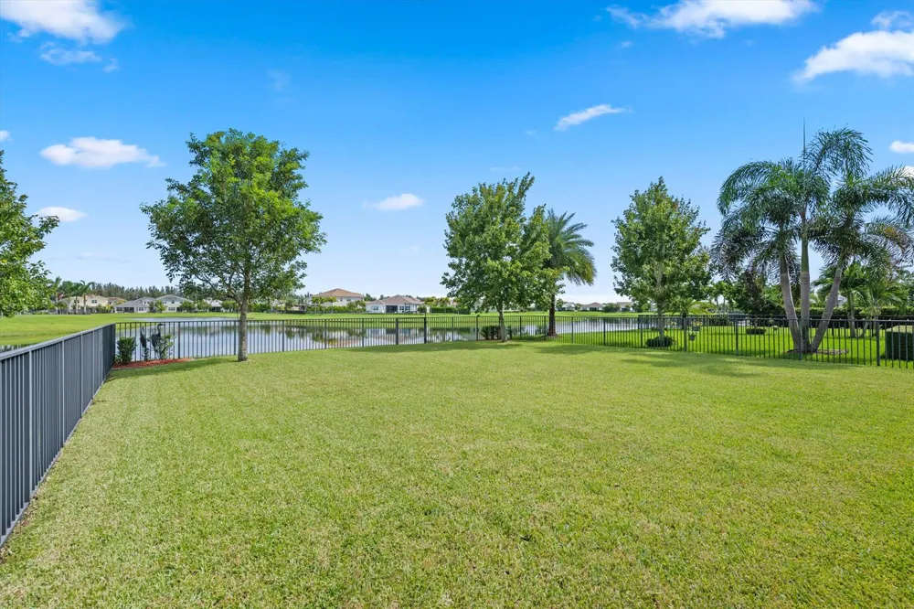15055 Goldfinch Circle Westlake, FL 33470