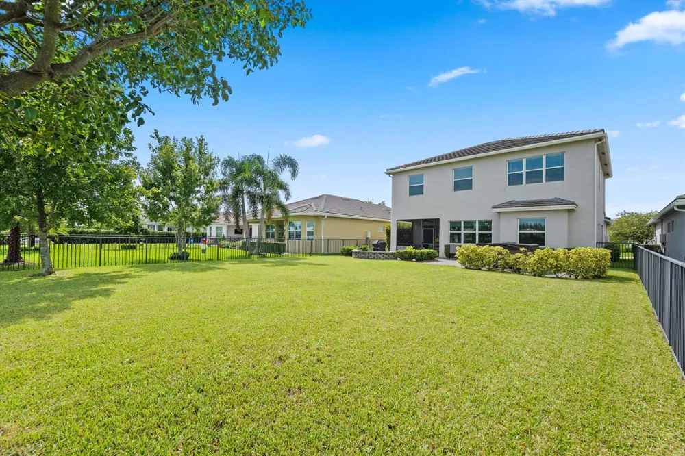 15055 Goldfinch Circle Westlake, FL 33470