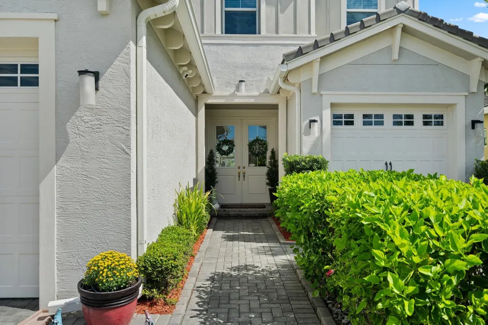 15055 Goldfinch Circle Westlake, FL 33470
