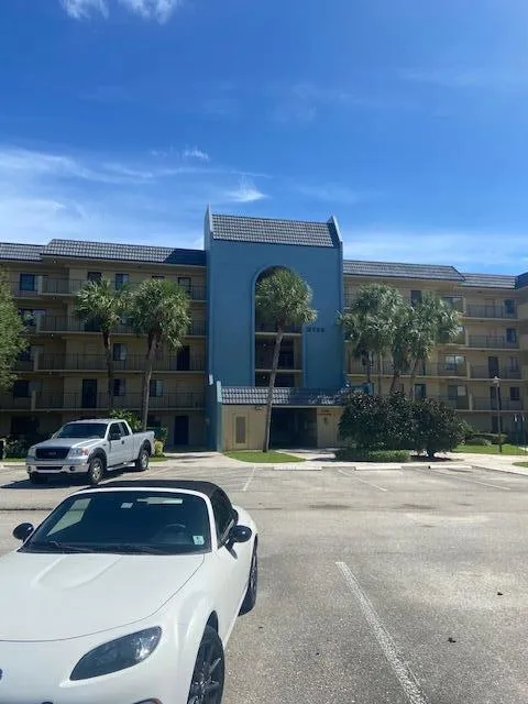 2786 Tennis Club Drive #205