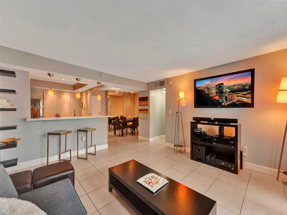 1658 Bay Rd #303 Miami Beach, FL 33139