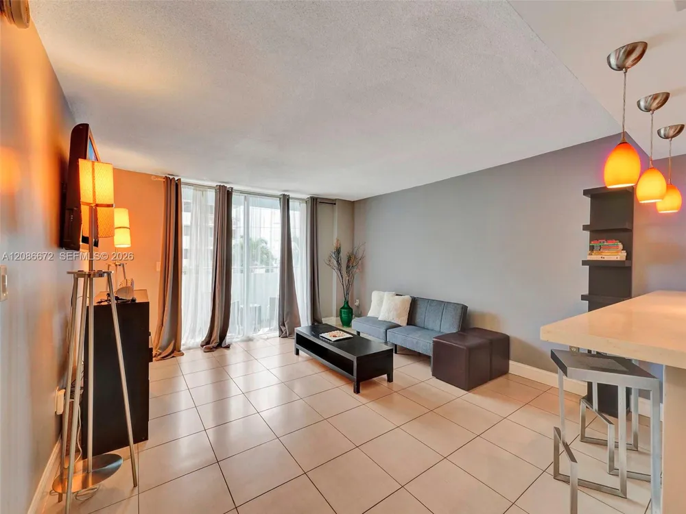1658 Bay Rd #303 Miami Beach, FL 33139