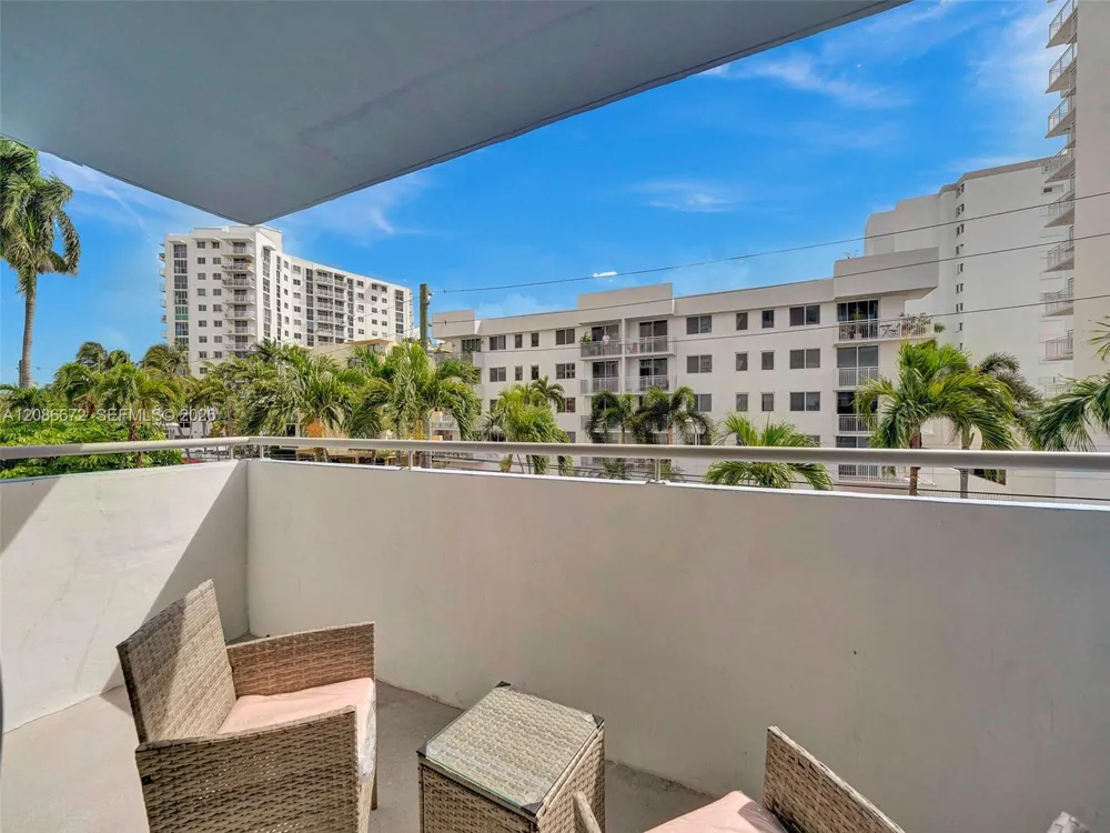 1658 Bay Rd #303 Miami Beach, FL 33139