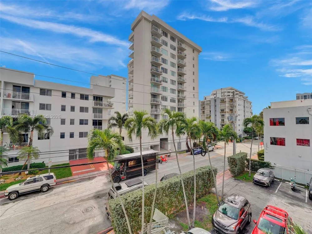 1658 Bay Rd #303 Miami Beach, FL 33139