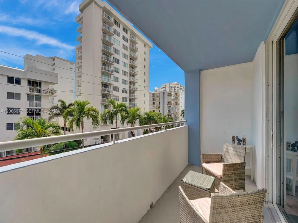 1658 Bay Rd #303 Miami Beach, FL 33139