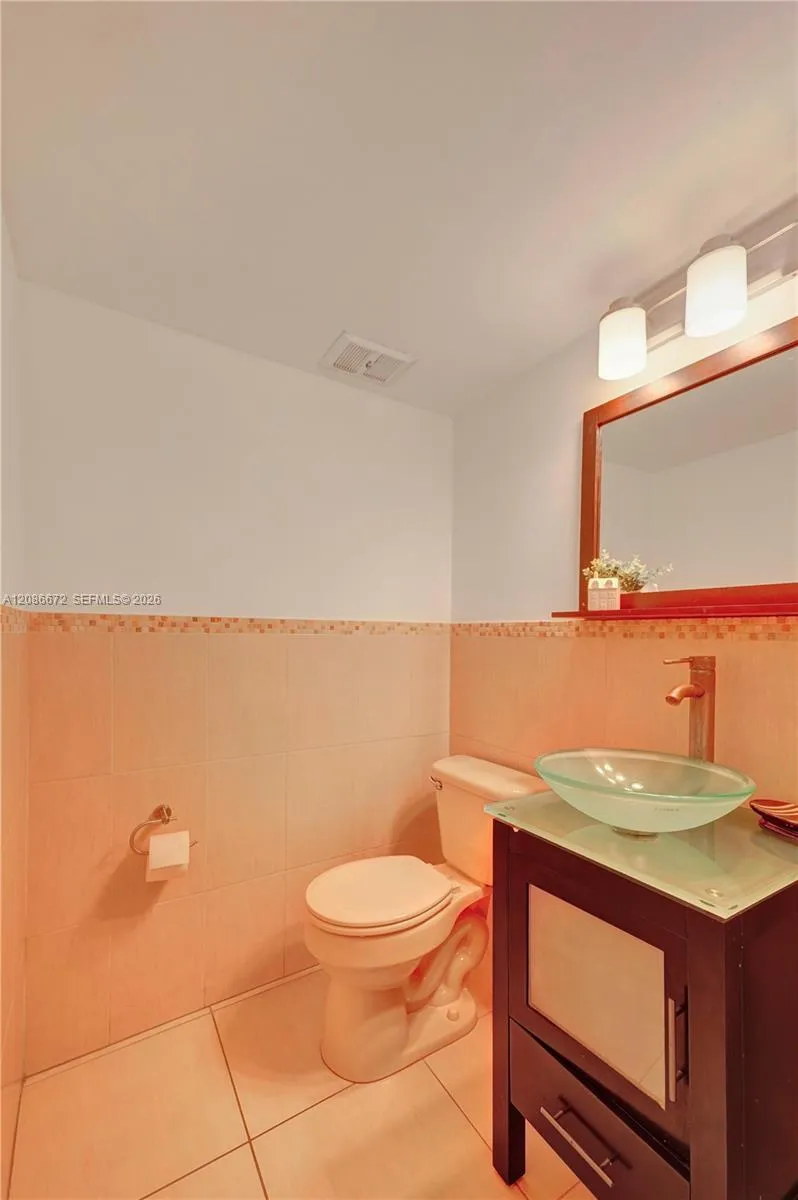 1658 Bay Rd #303 Miami Beach, FL 33139