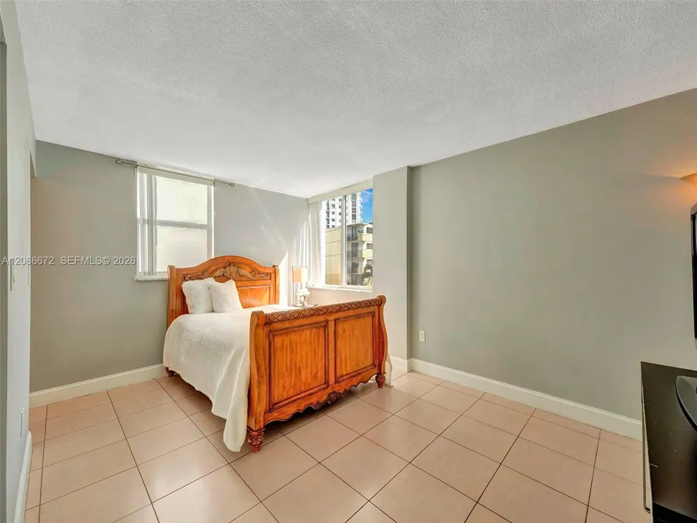 1658 Bay Rd #303 Miami Beach, FL 33139