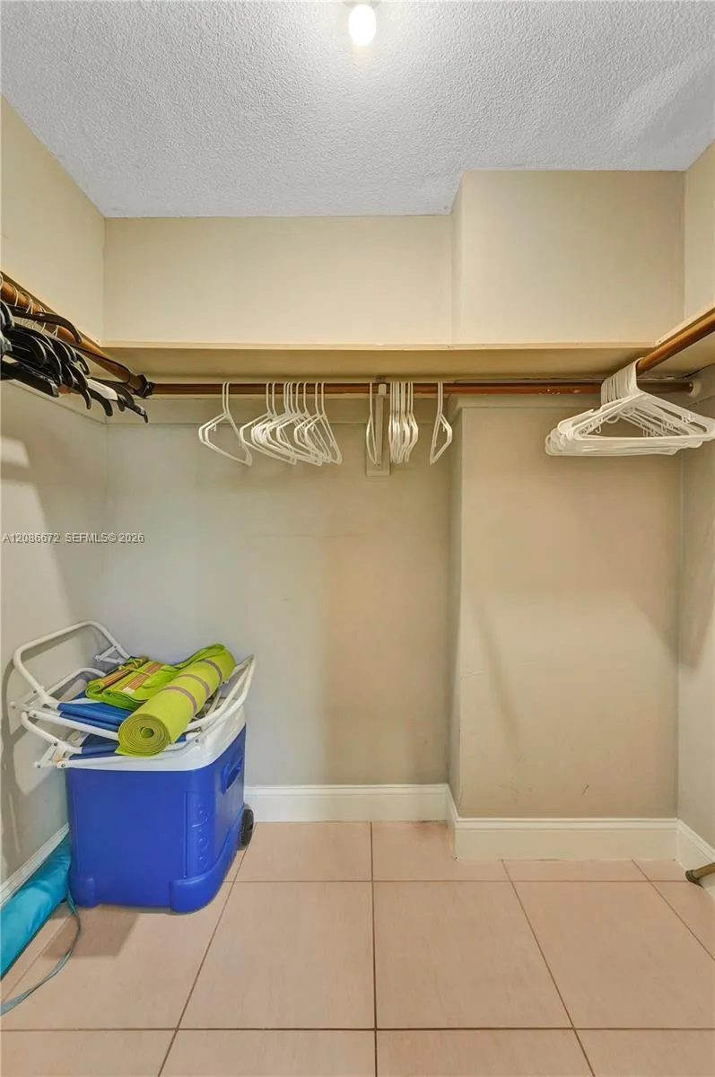 1658 Bay Rd #303 Miami Beach, FL 33139