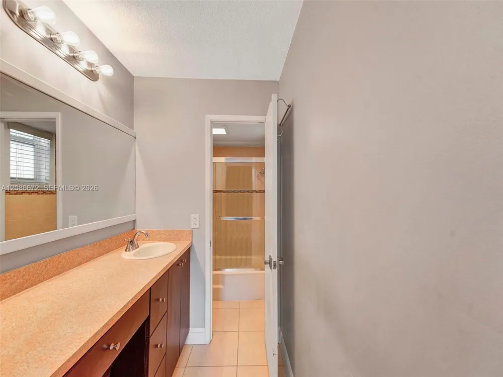 1658 Bay Rd #303 Miami Beach, FL 33139