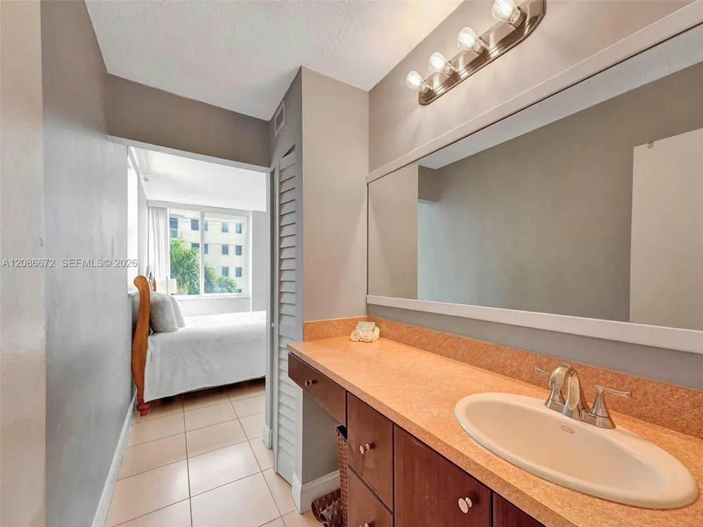 1658 Bay Rd #303 Miami Beach, FL 33139