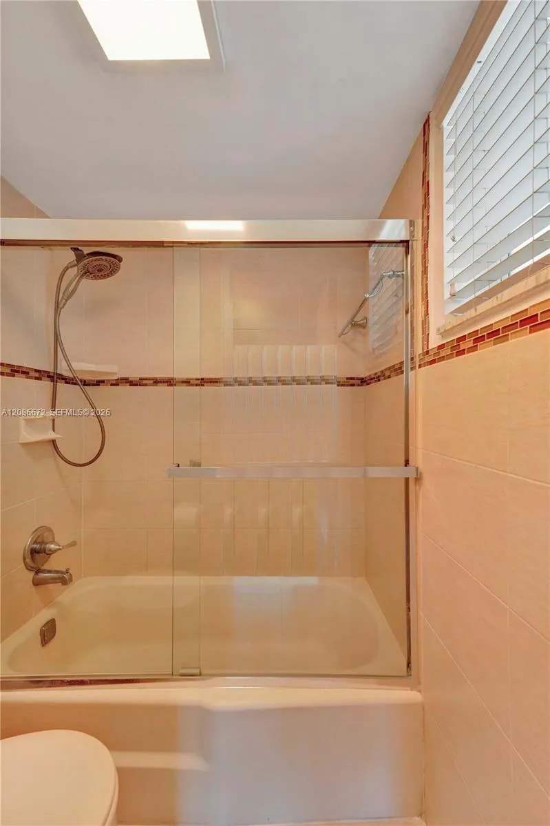 1658 Bay Rd #303 Miami Beach, FL 33139