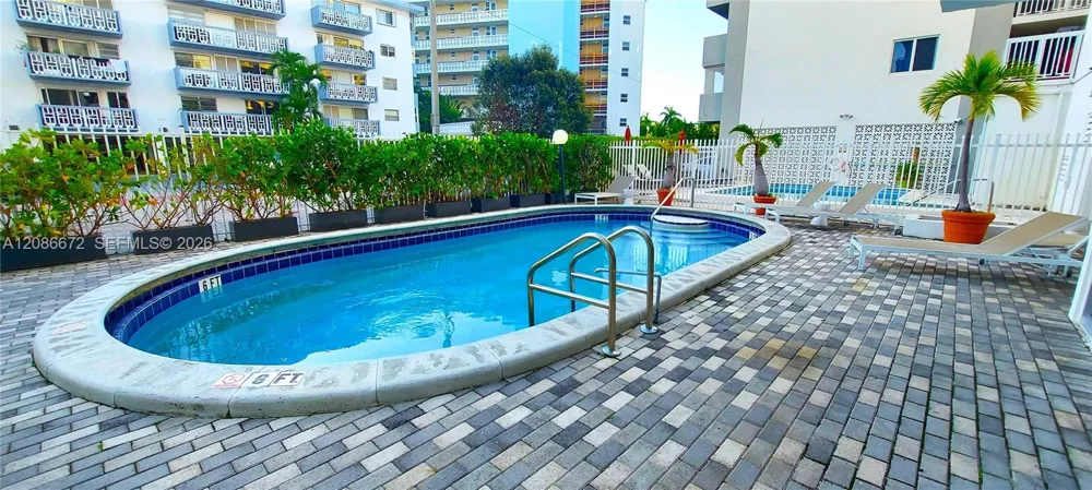 1658 Bay Rd #303 Miami Beach, FL 33139