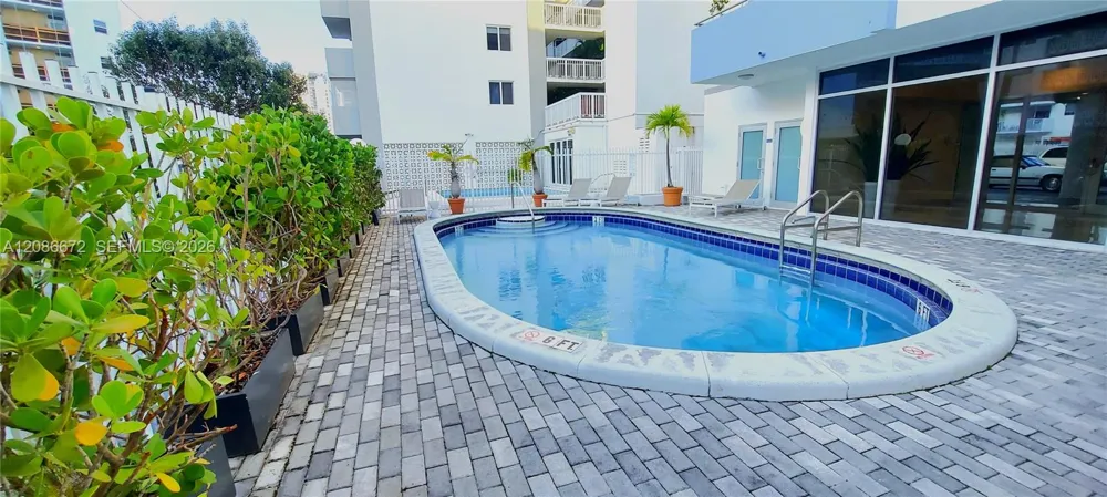 1658 Bay Rd #303 Miami Beach, FL 33139