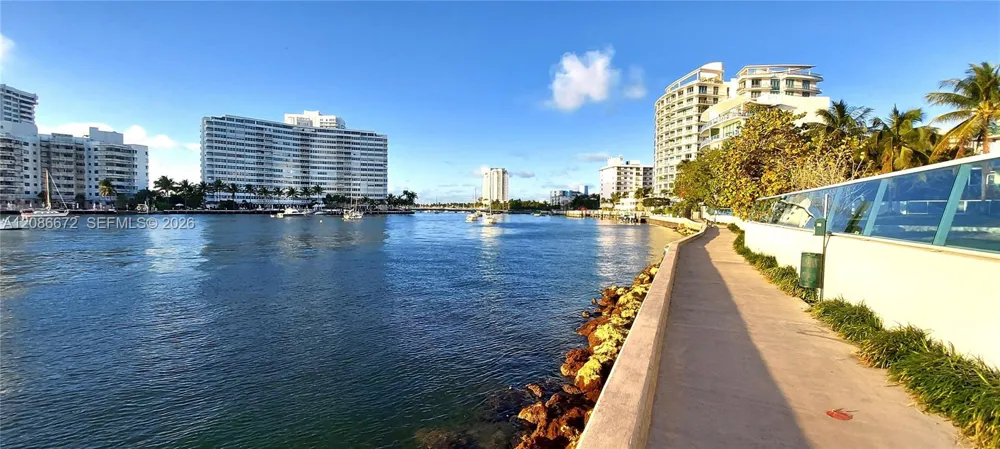 1658 Bay Rd #303 Miami Beach, FL 33139