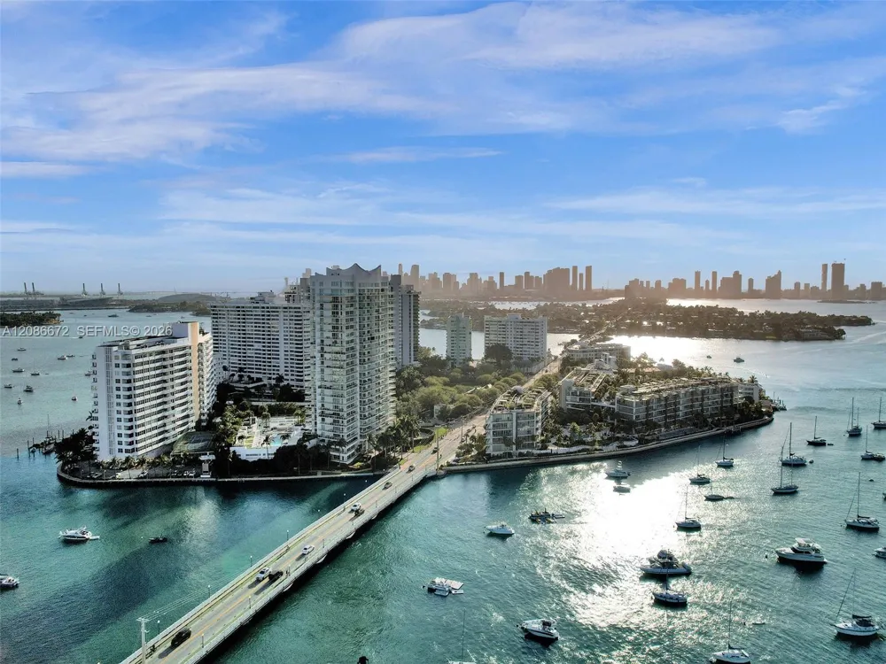 1658 Bay Rd #303 Miami Beach, FL 33139