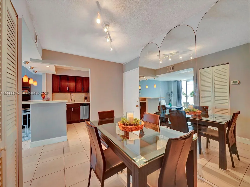 1658 Bay Rd #303 Miami Beach, FL 33139
