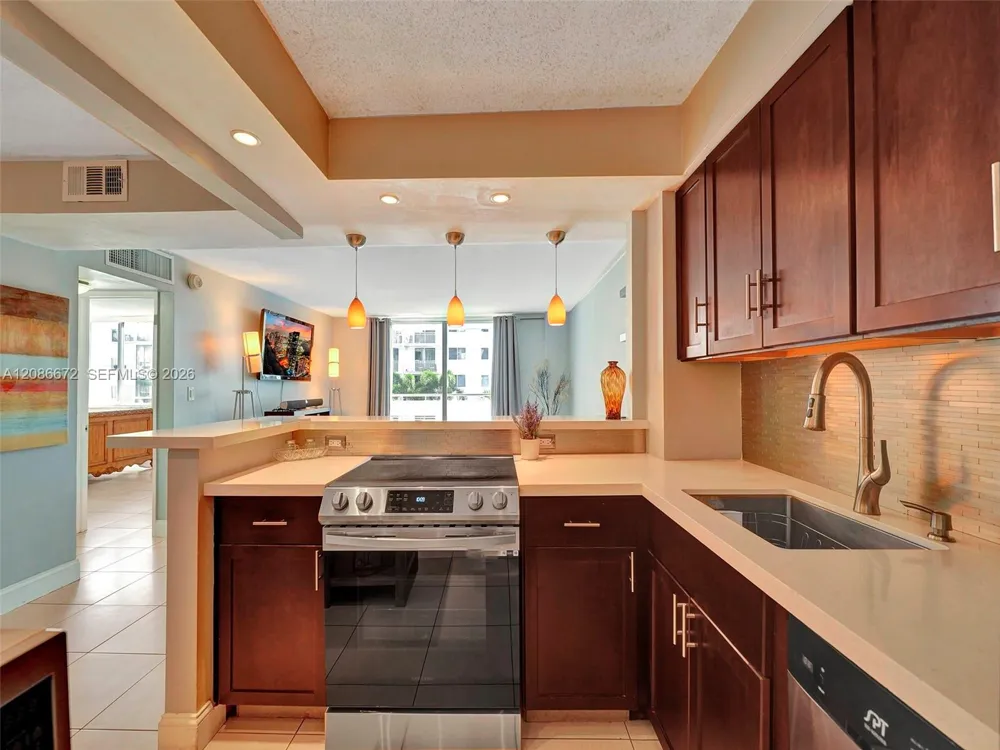 1658 Bay Rd #303 Miami Beach, FL 33139
