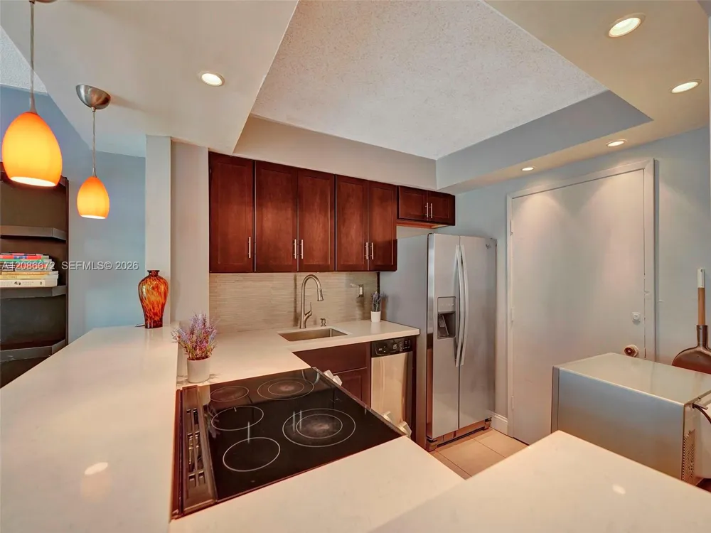 1658 Bay Rd #303 Miami Beach, FL 33139