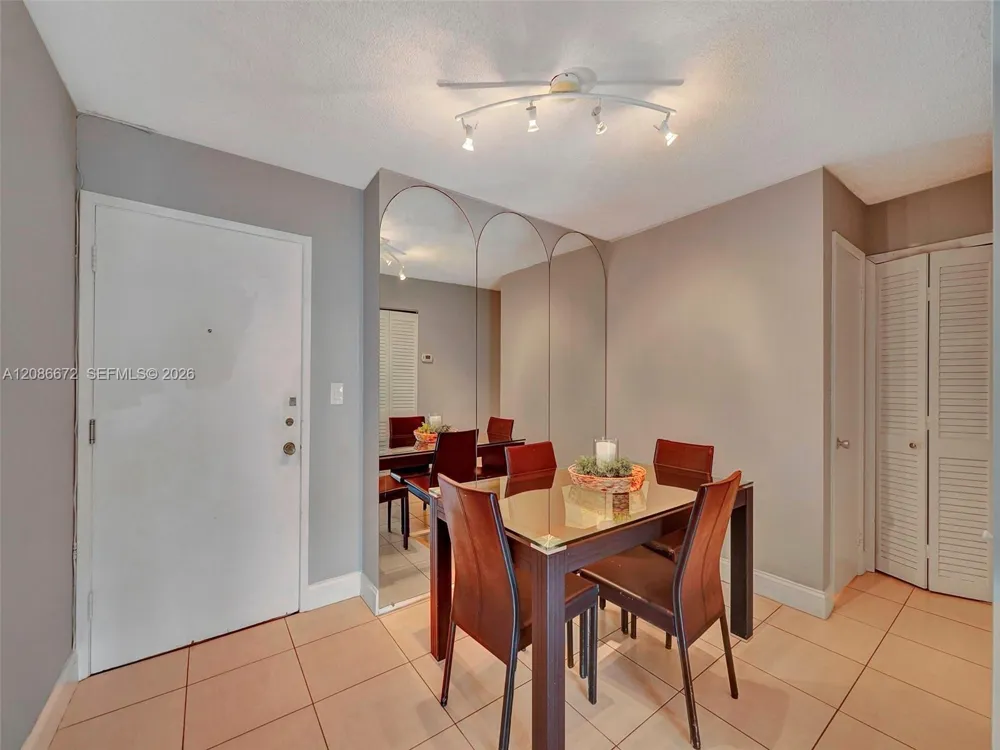 1658 Bay Rd #303 Miami Beach, FL 33139