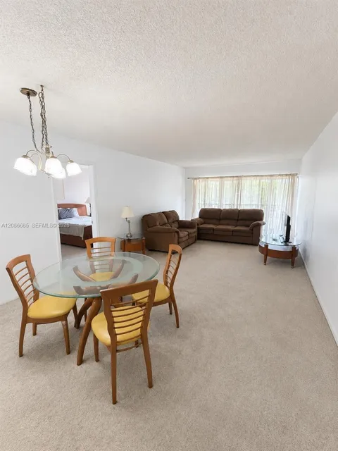 240 Lakeview Dr #212