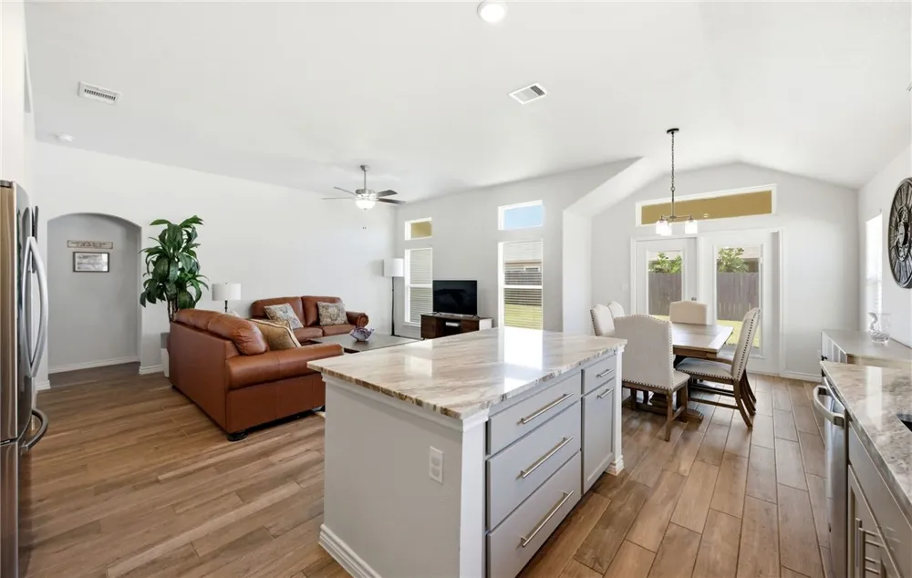 7805 Stampede Drive Corpus Christi, TX 78414